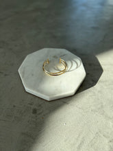Load image into Gallery viewer, WIRE BRACELET