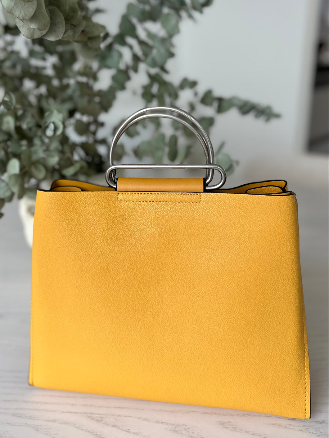 YELLOW HANDBAG WITH METAL HANDLE