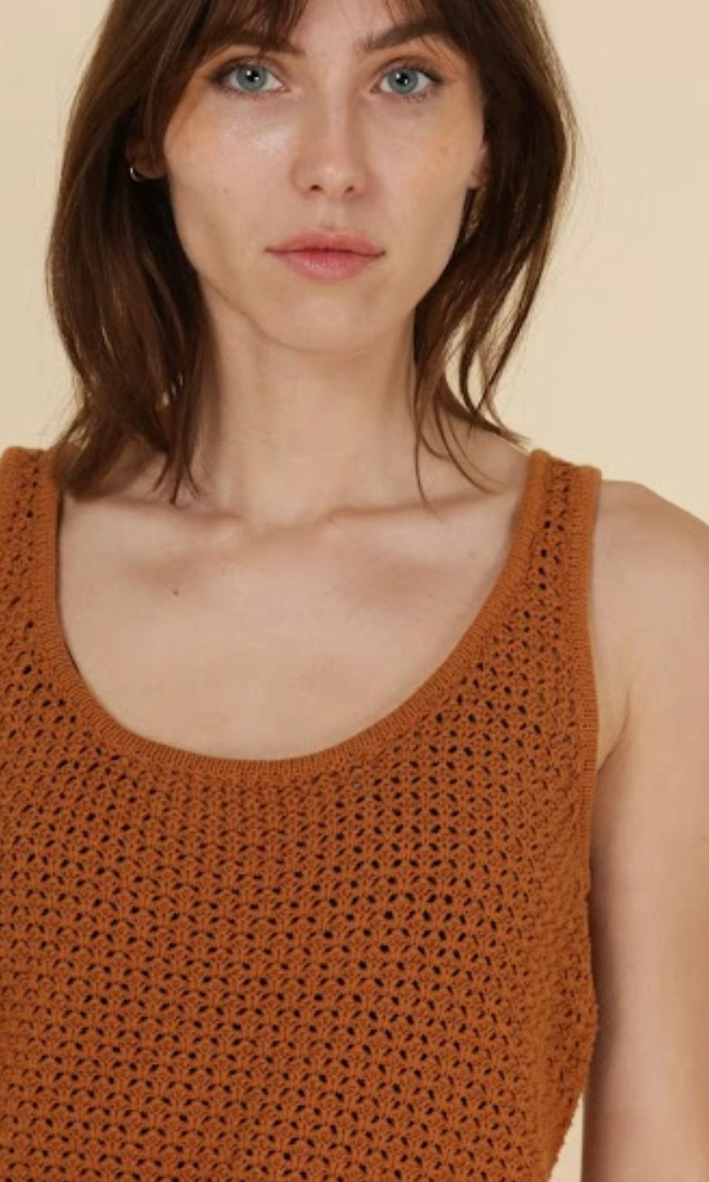 BRAIDED KNIT TANK TOP - CAMEL