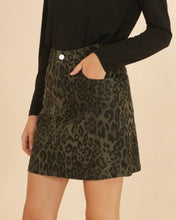 Load image into Gallery viewer, GREEN LEOPARD SKIRT CONSTANCE
