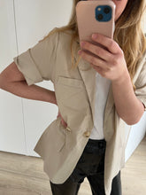 Load image into Gallery viewer, BEIGE SHORT SLEEVED BLAZER
